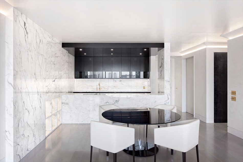 Beautiful Dining Rooms by Top Interior Designer Rafael De Cárdenas | www.bocadolobo.com #interiordesigners #interiordesign #famousinteriordesigners #bestinteriordesigners #diningroom #thediningroom #diningarea #diningspace #moderndiningtable #diningtable #luxurybrands #luxury #luxurious @moderndiningtables