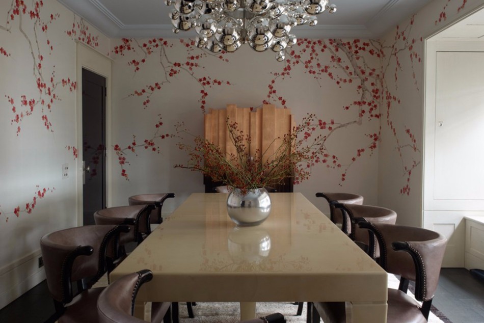 Beautiful Dining Rooms by Top Interior Designer Rafael De Cárdenas | www.bocadolobo.com #interiordesigners #interiordesign #famousinteriordesigners #bestinteriordesigners #diningroom #thediningroom #diningarea #diningspace #moderndiningtable #diningtable #luxurybrands #luxury #luxurious @moderndiningtables