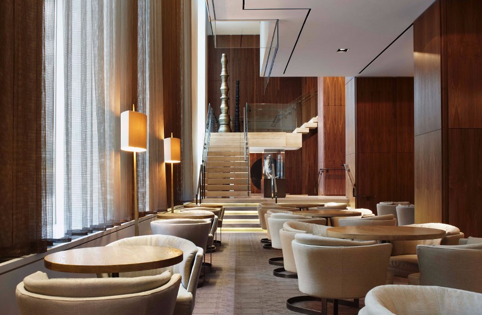 Luxury Hotels the Most Amazing Dining Areas Designed by Yabu Pushelberg | www.bocadolobo.com #luxury #luxurybrands #luxurious #moderndningtables #diningroom #thediningroom #diningarea #diningspace #diningtable #interiordesigners #interiordesign #topinteriordesigners #famousinteriordesigners #famousinteriordesigners @moderndiningtables