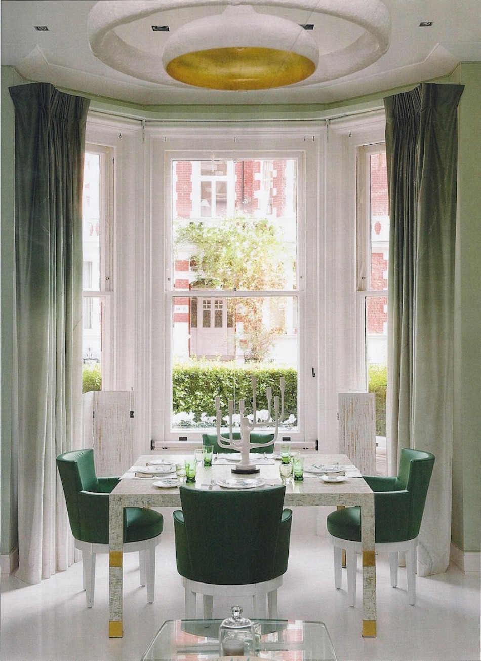 Stunning Dining Room Inspirations by Collins | www.bocadolobo.com #interiordesigner #bestinteriordesigners #topinteriordesigners #diningroom #thediningroom #diningroomdesign #diningtable #moderndiningtable #famousinteriordesigners @moderndiningtables