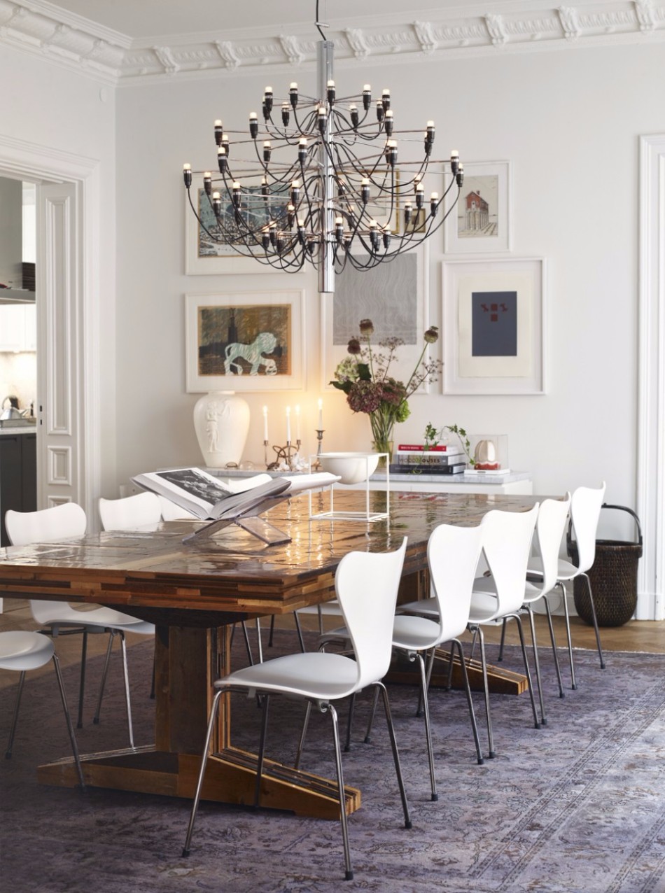 Summer Trends Combine your Rusty Table With Modern Dining Chairs | www.bocadolobo.com #interiordesign #diningtables #moderndiningchairs #rustytables #diningroom #thediningroom #diningarea #roomdesign #rustylook #diningroomdesign @moderndiningtables