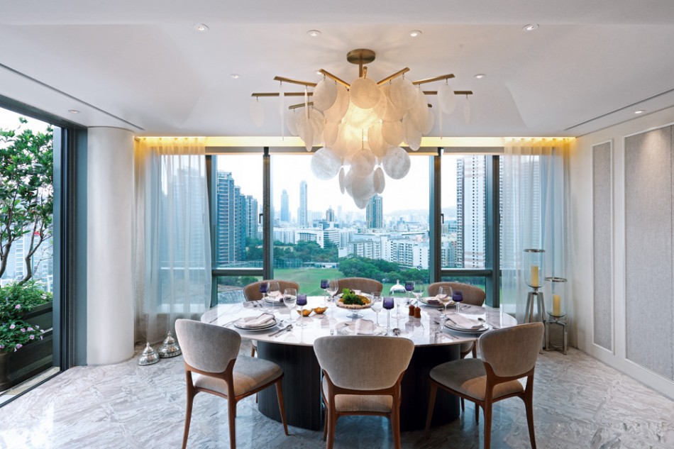 Top Interior Designers10 Brilliant Dining Rooms by AB Concept | www.bocadolobo.com #interiordesigners #top100 #abconcept#interiordesign #diningroom #thediningroom #moderndiningtable #luxurybrands @moderndiningtables