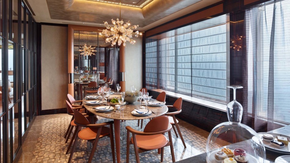 Top Interior Designers10 Brilliant Dining Rooms by AB Concept | www.bocadolobo.com #interiordesigners #top100 #abconcept#interiordesign #diningroom #thediningroom #moderndiningtable #luxurybrands @moderndiningtables