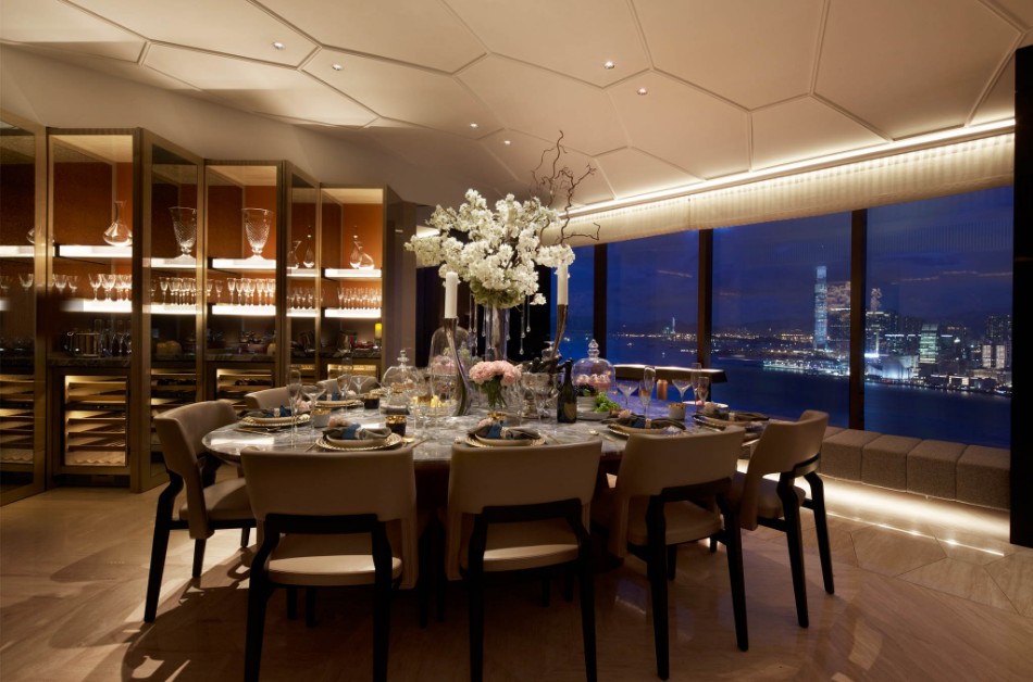 Top Interior Designers10 Brilliant Dining Rooms by AB Concept | www.bocadolobo.com #interiordesigners #top100 #abconcept#interiordesign #diningroom #thediningroom #moderndiningtable #luxurybrands @moderndiningtables