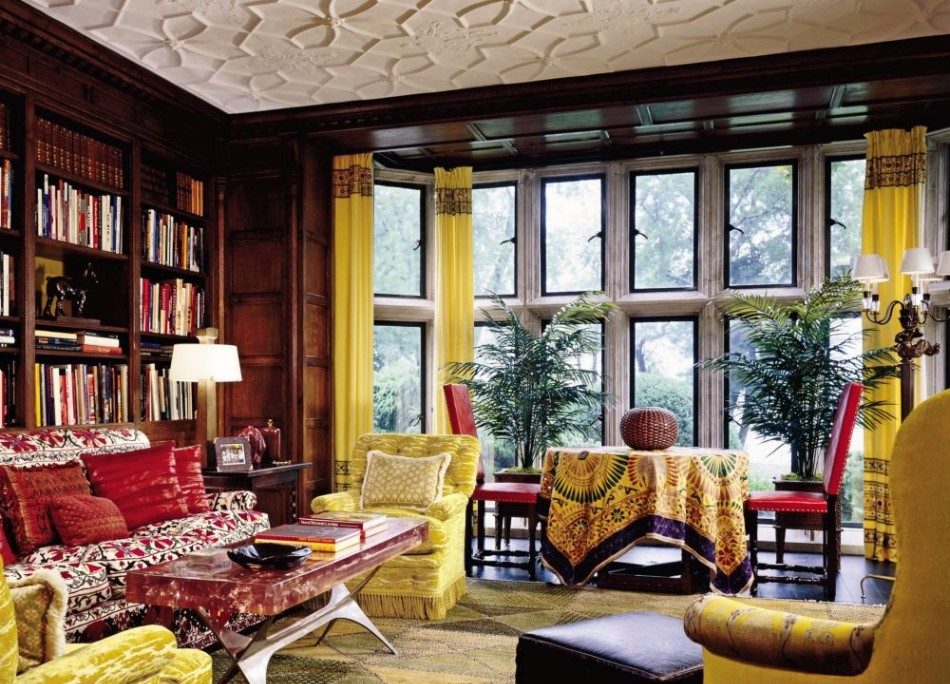Stunning Dining Areas Designed By Peter Marino | www.bocadolobo.com #petermarino #topinteriordesigners #bestinteriordesigners #interiordesign #interiordesigners #moderndiningtables #diningroom #diningarea #thediningroom #exclusivedesign #luxurytables #usa #newyork @moderndiningtables