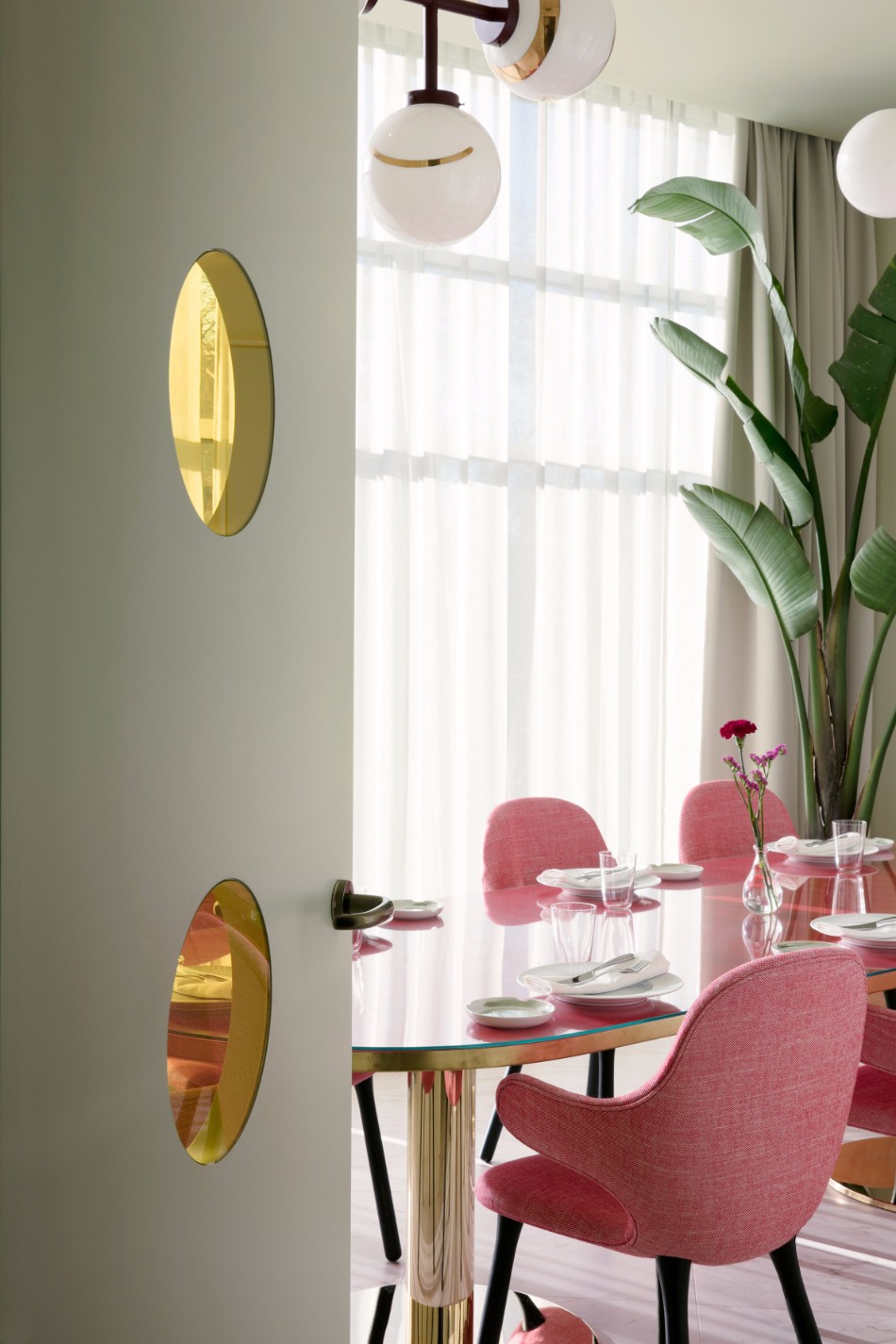 The Best Dining Areas by Jaime Hayon | www.bocadolobo.com #moderndiningtables #diningroom #diningarea #thediningroom #topinteriordesigners #bestinteriordesigners #interiordesign #luxurybrands @moderndiningtables