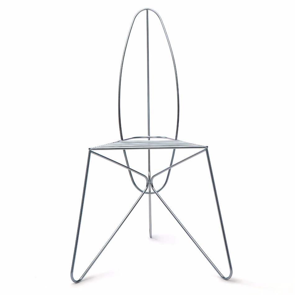 University Students Design Dining Chairs Using Only Steel Rods | www.bocadolobo.com #diningchairs #moderndiningtable #diningtables #diningroom #thediningroom #diningarea #exclusivedesign #productdesign @moderndiningtables
