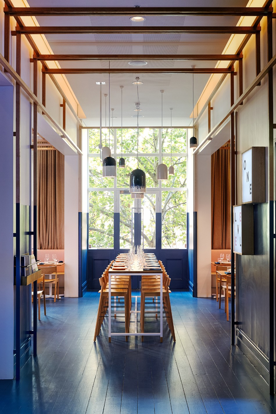 The Innovative Electric Blue Dining Area by Studio Gram | www.bocadolobo.com #moderndiningtables #diningroom #diningarea #thediningroom #restaurants #restaurantdesign @moderndiningtables