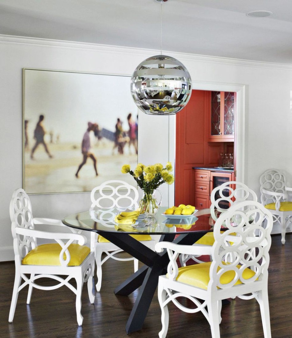 10 Different Ways to Make A Statement in Your Dining Room | www.bocadolo.com #diningroom #diningarea #statementpieces #interiordesign #exclusivedesign #moderndiningtables @moderndiningtables