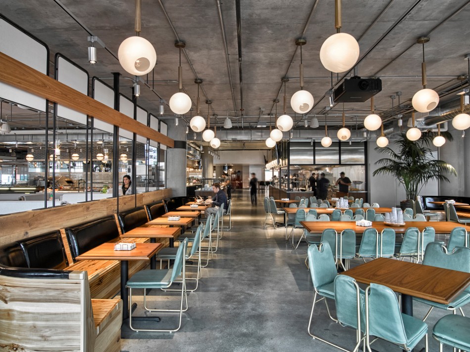 The Brilliant Interior Design of The Dropbox Cafeteria | www.bocadolobo.com #moderndiningtables #diningtables #diningroom #thediningroom #diningarea @moderndiningtables