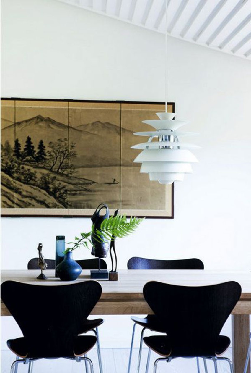 Astonishing Dining rooms with Statement Chandeliers to Inspire You