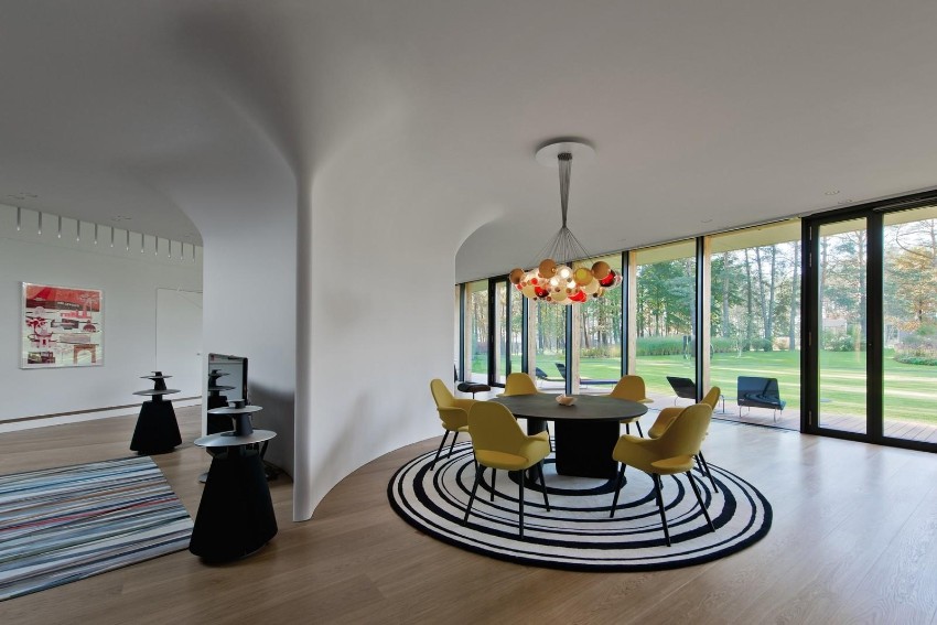10 Dramatic Dining Rooms Full of Elegance