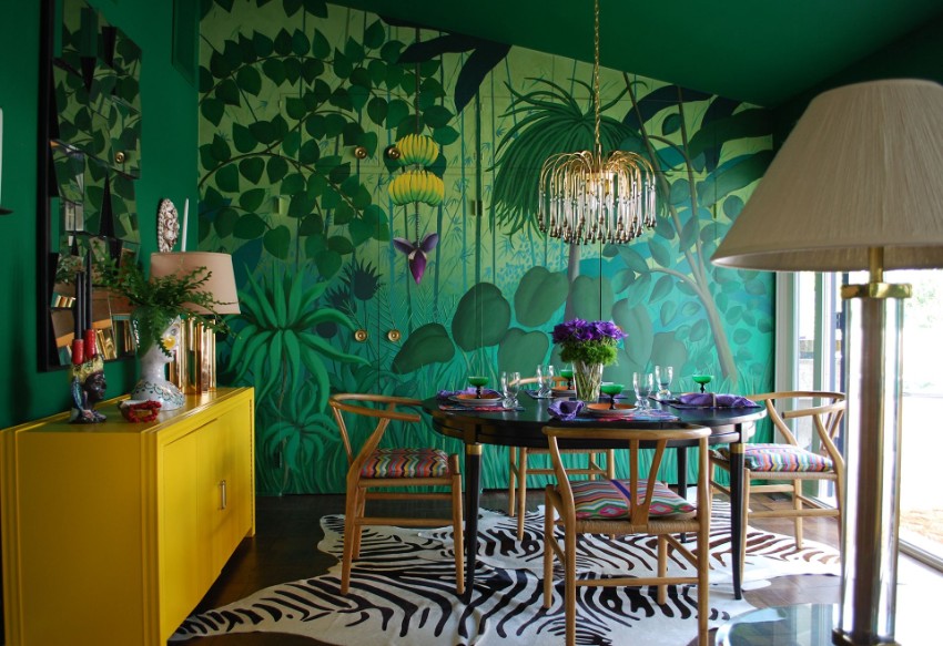 Patterned Walls to Get a Tropical Touch to Your Dining Room